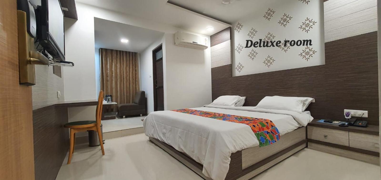 The Ambassador Hotel Vadodara Exterior photo