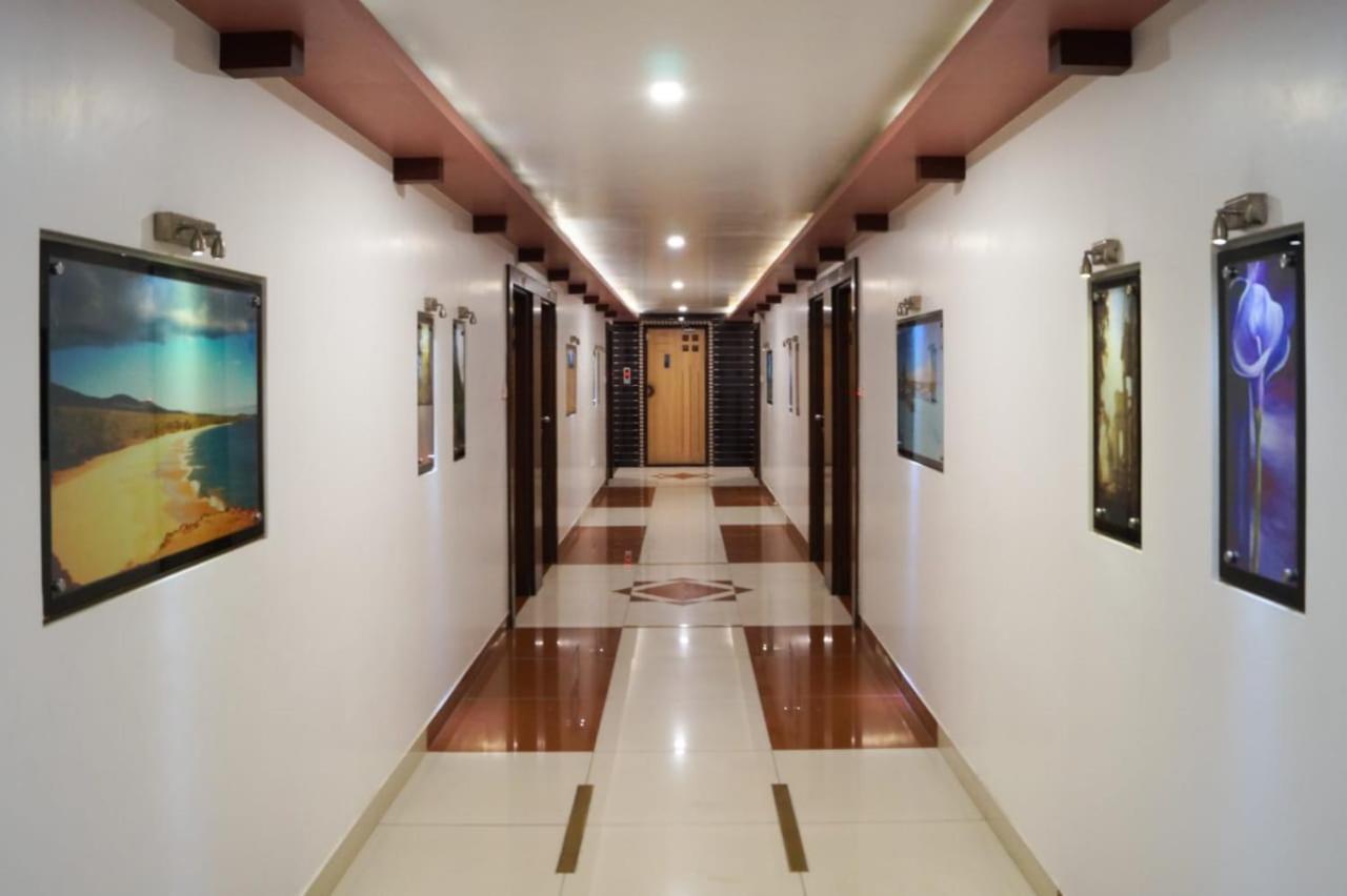 The Ambassador Hotel Vadodara Exterior photo